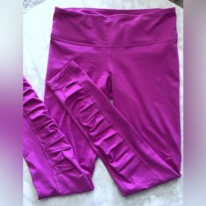 Under Armour AllSeason Leggings. Size Small/Petite. Ruching on the calves.